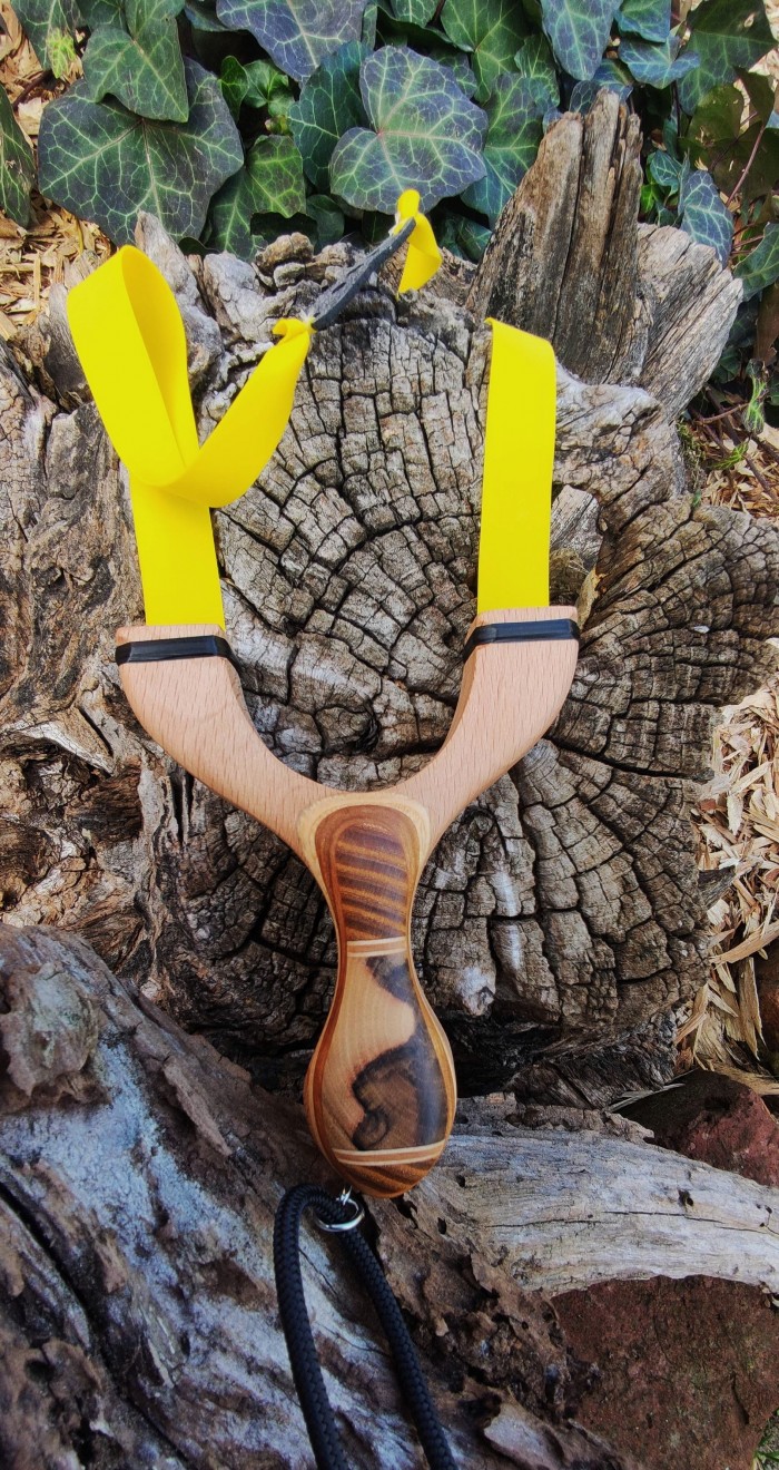 Zana egyedi kézzel készített csúzli! Z001