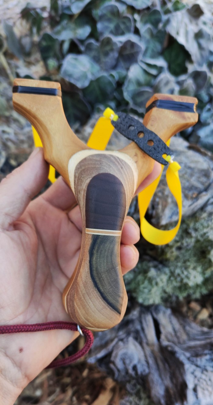 Zana egyedi kézzel készített csúzli! Z009