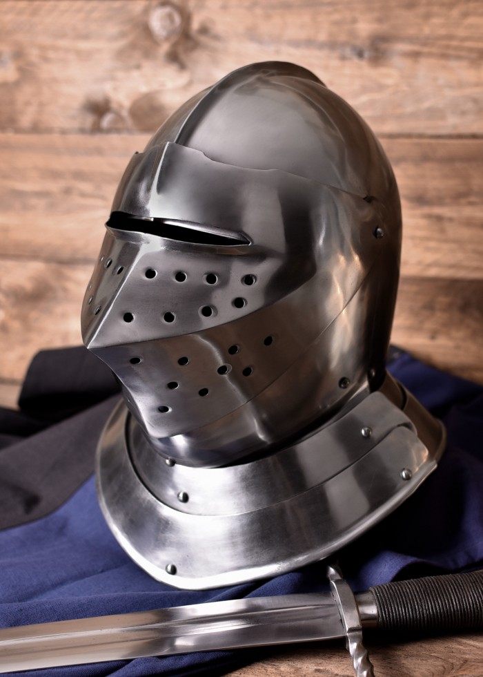 Angol Zárt Sisak XVI. század 1716679216